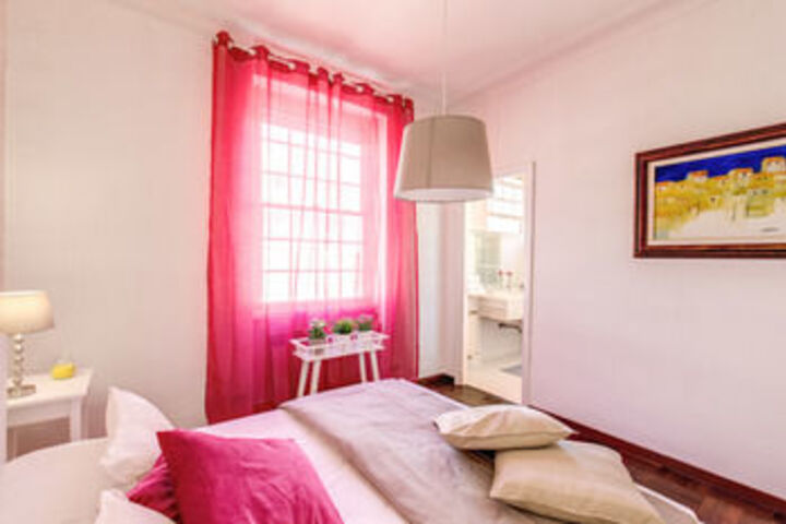 Room 6 of 22