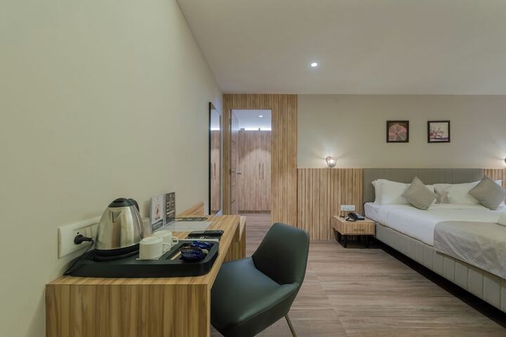 Room 21 of 32