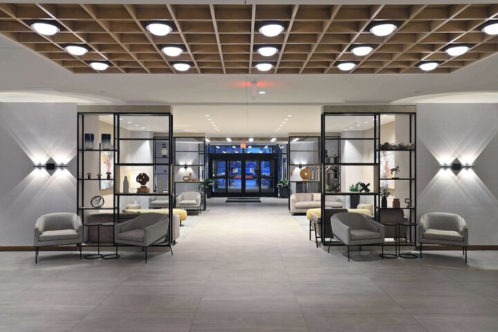 Entrance & Lobby