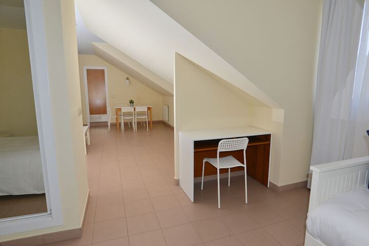 Room 25 of 33