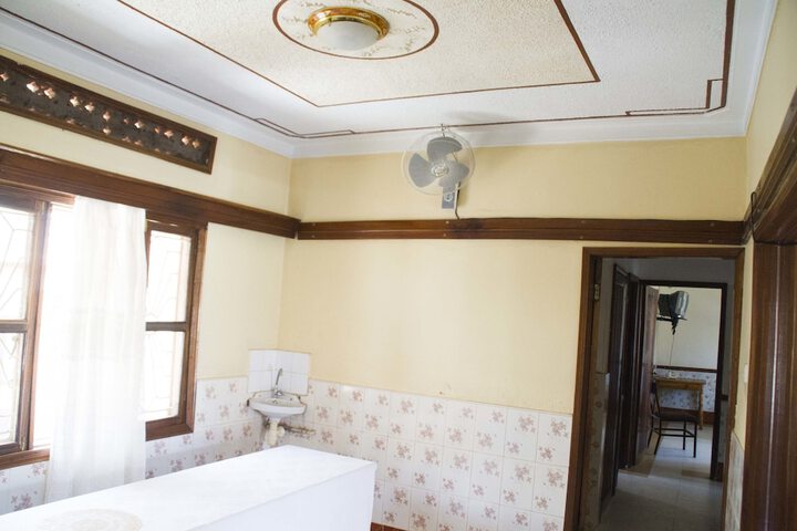 Room 14 of 28