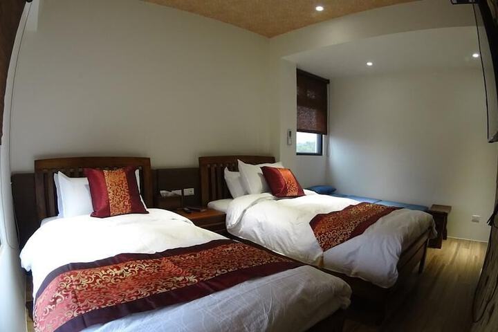 Room 6 of 42