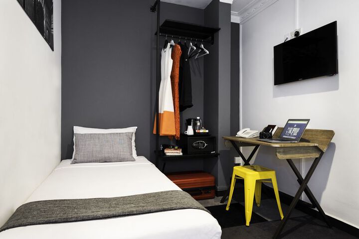 Room 30 of 37
