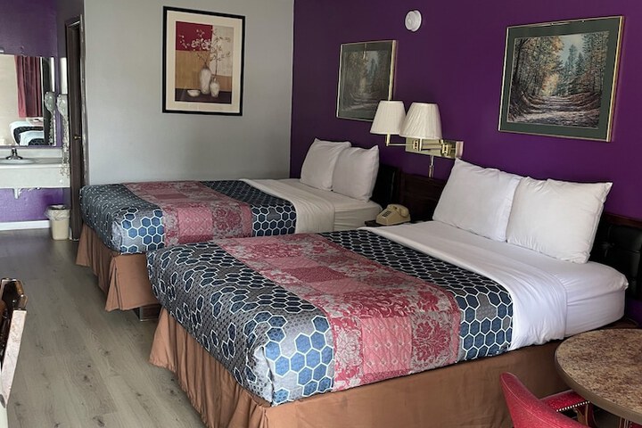 Room 52 of 91