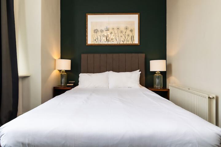 Room 28 of 111