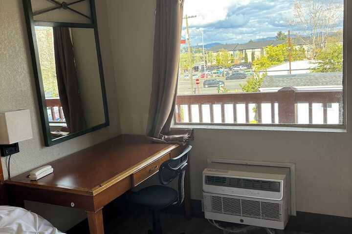 Room 10 of 24