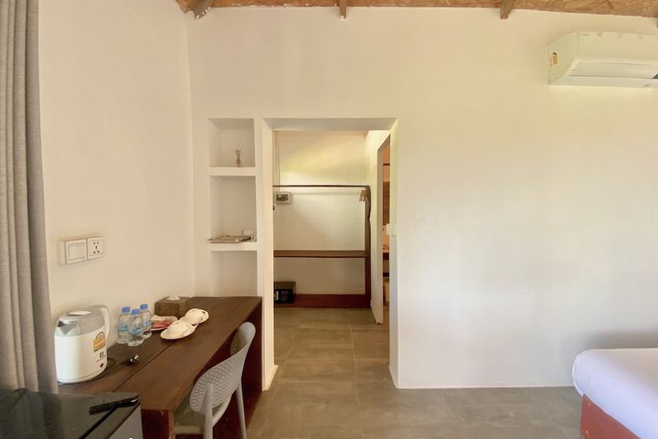 Room 18 of 108