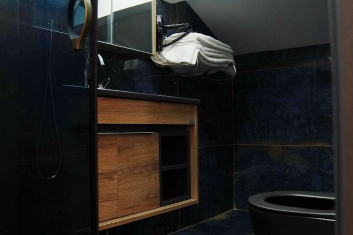 Room 18 of 45