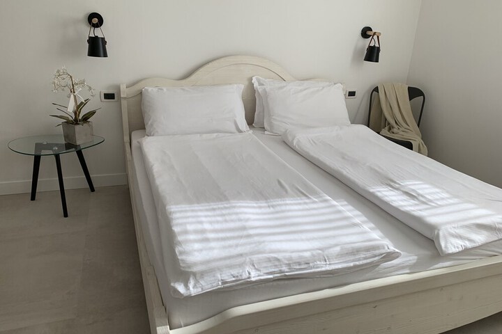 Room 10 of 71