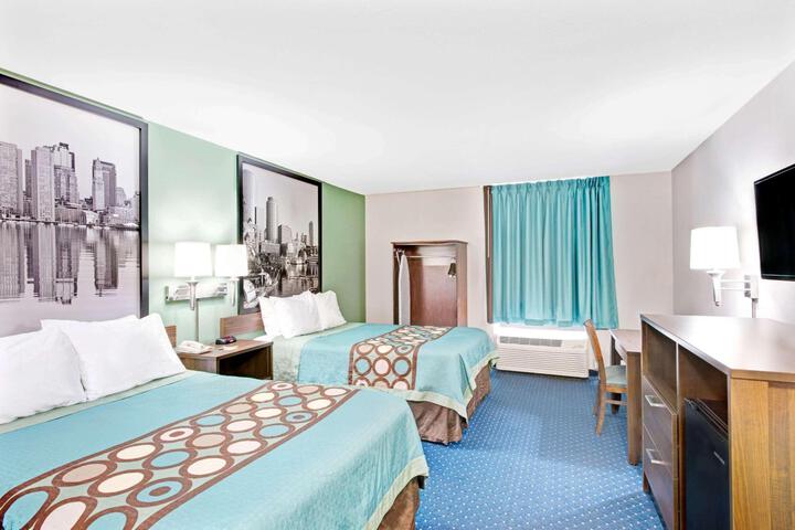 2 Double Beds (5 of 8)
