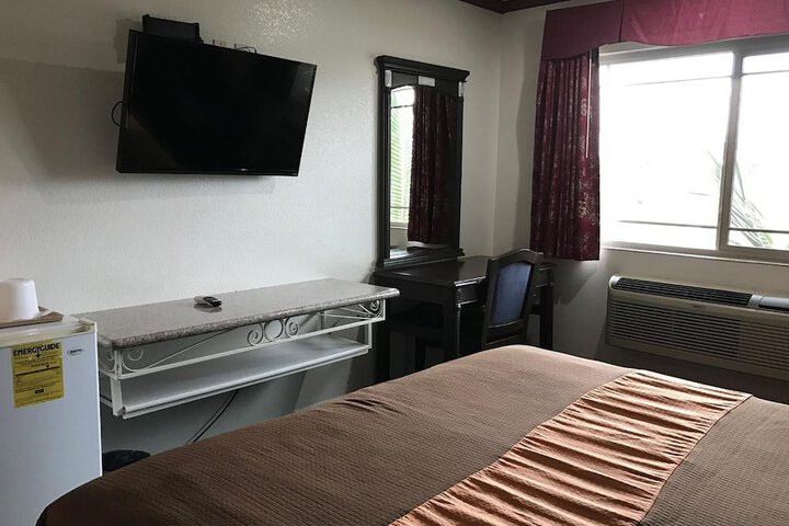 Room 25 of 46