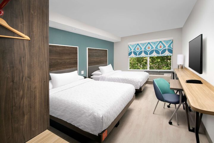 2 Queen Beds (7 of 8)