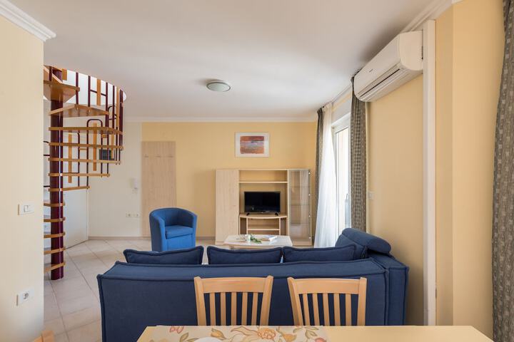 Room 16 of 43