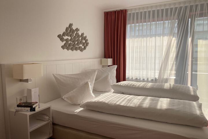 Room 44 of 99