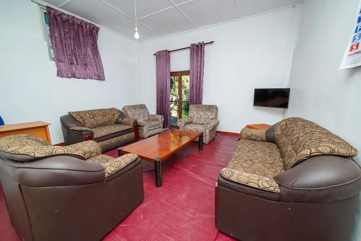 Room 4 of 11