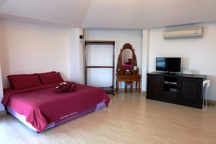 Room 21 of 105
