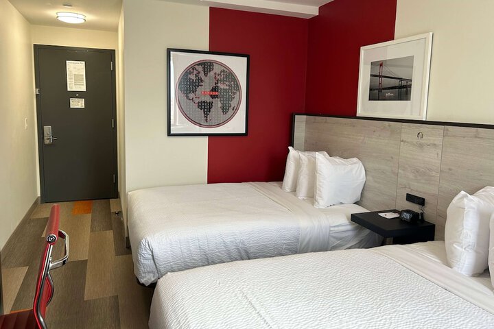 2 Double Beds (6 of 8)