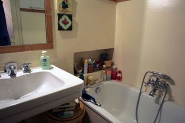 Room 3 of 18