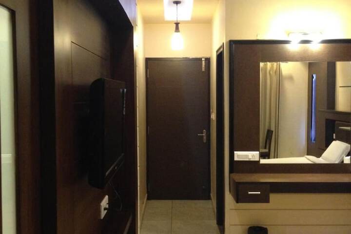 Room 15 of 34
