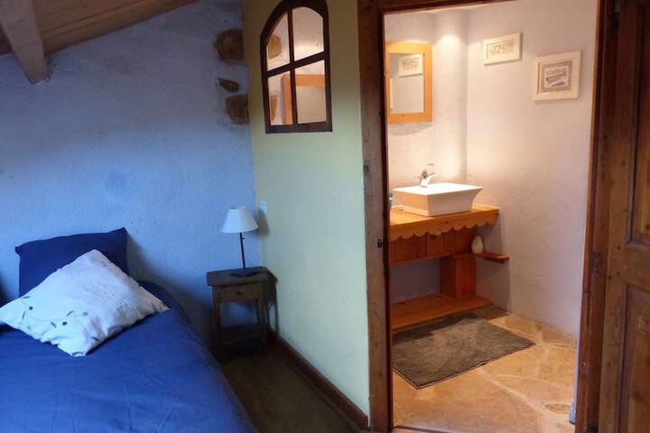 Room 6 of 23