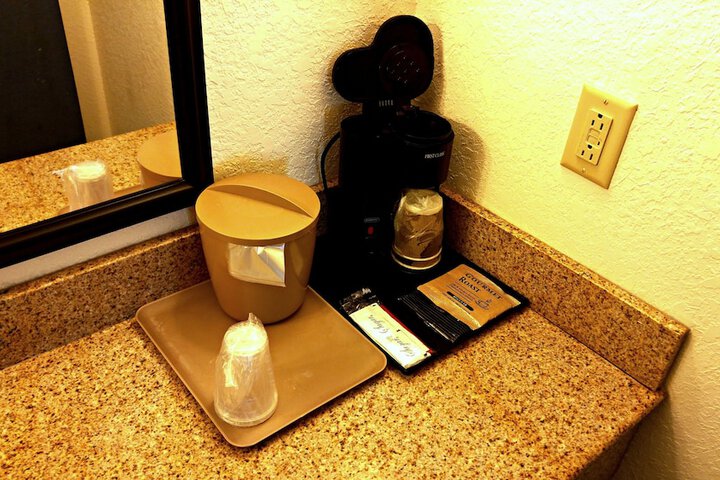Room 9 of 14