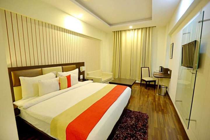 Room 3 of 11