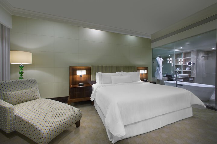 Room 10 of 109