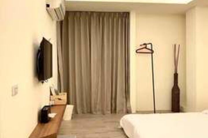 Room 6 of 39