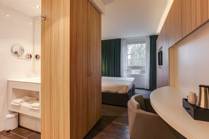 Room 6 of 41