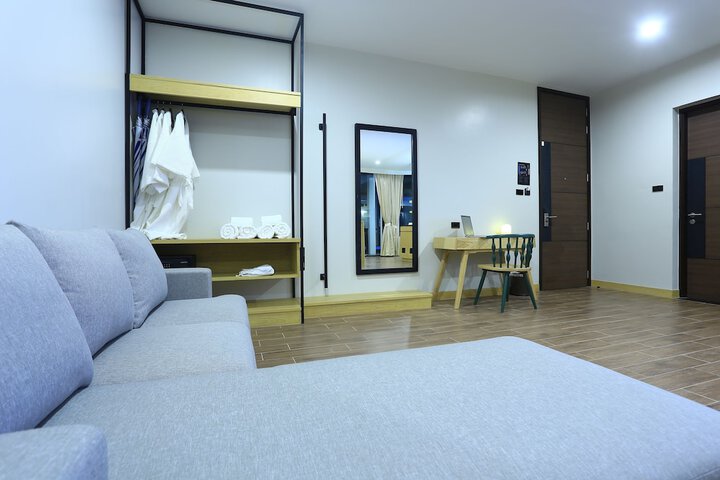 Room 106 of 201