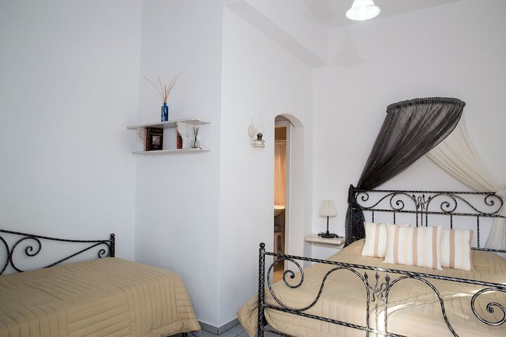 Room 5 of 75