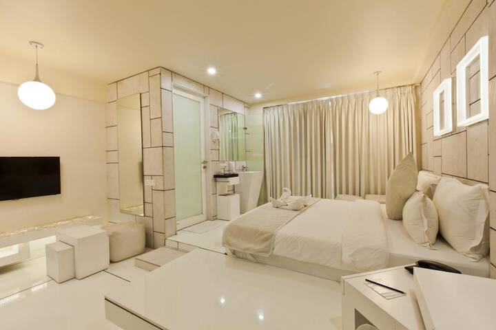 Room 18 of 60