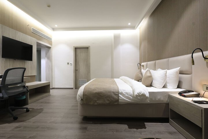 Room 17 of 48