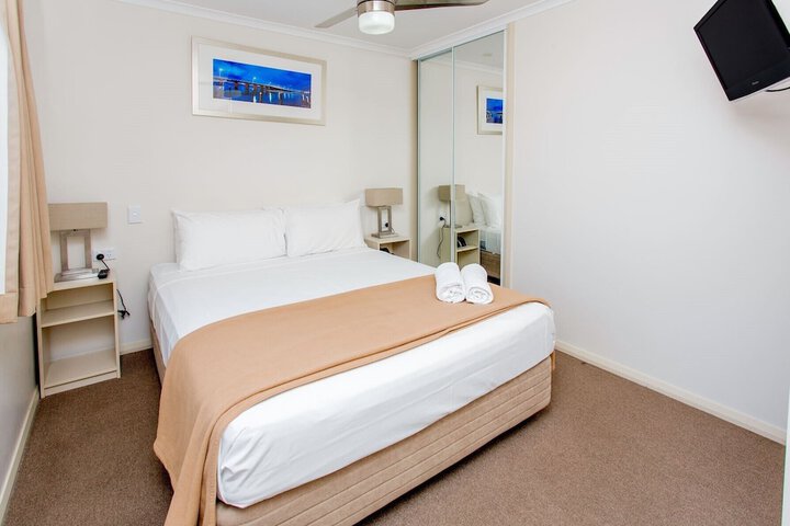 Room 4 of 113
