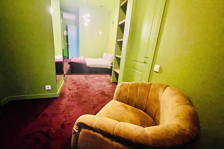 Room 71 of 116