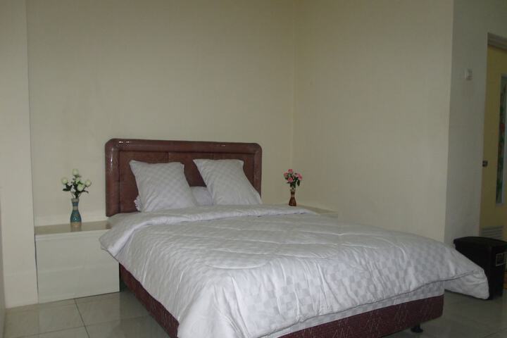 Room 6 of 35