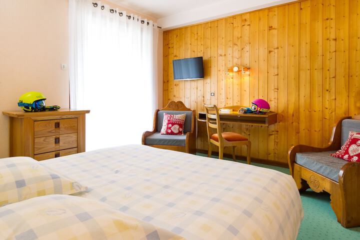Room 5 of 24