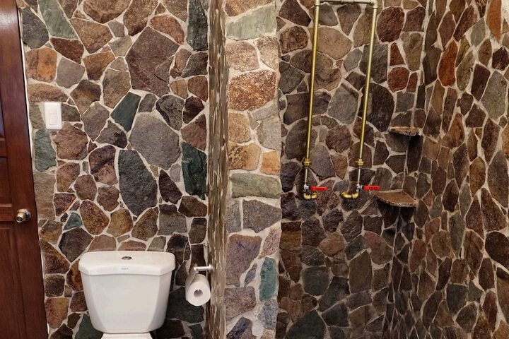 Room 40 of 106