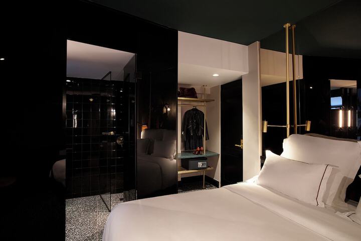 Room 14 of 46