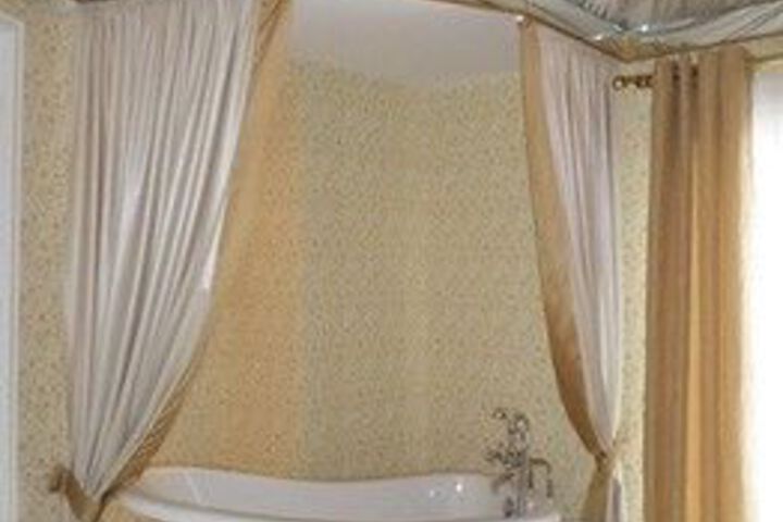 Deep Soaking Bathtub