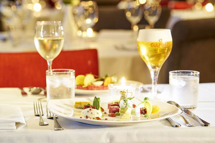 Dining 34 of 62