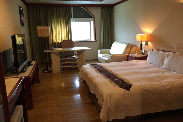Room 16 of 43