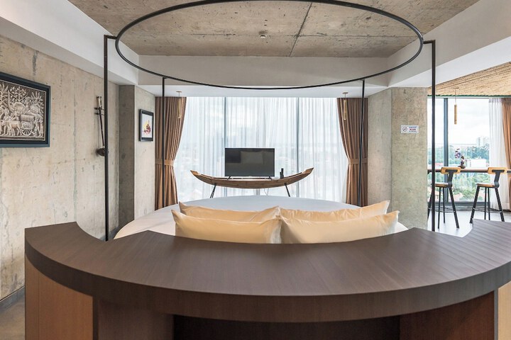 Room 30 of 51
