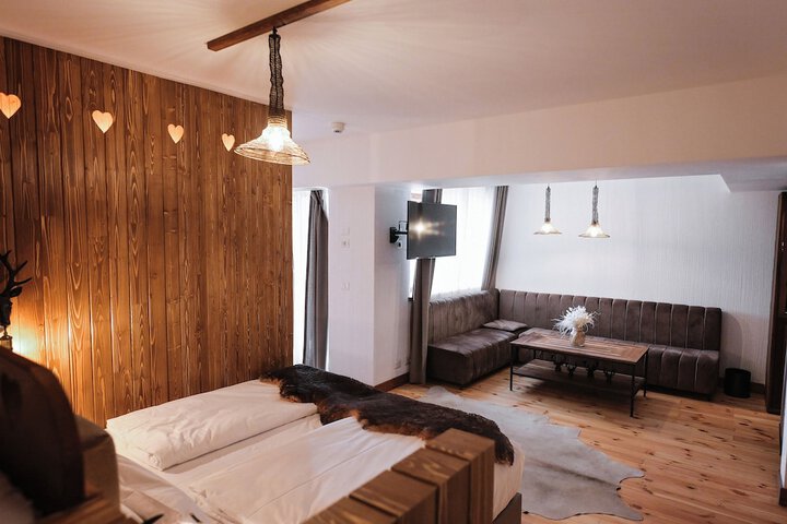 Room 6 of 55