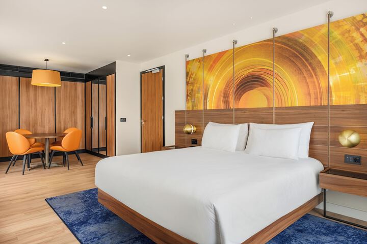 Room 15 of 132