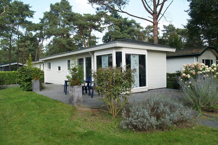 Modern Chalet With Wifi in the Green Achterhoek in Lochem