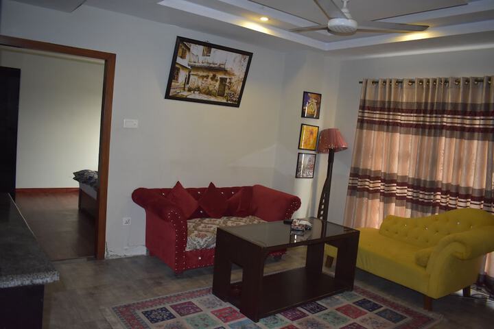 Room 8 of 12