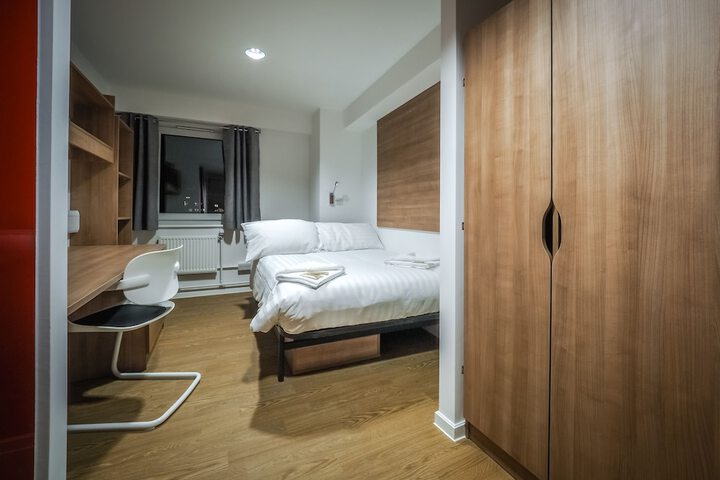 Room 7 of 49