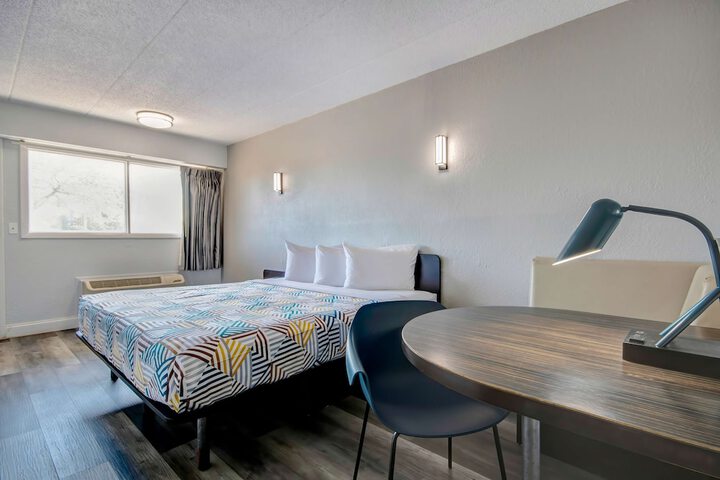 1 King Bed (11 of 34)