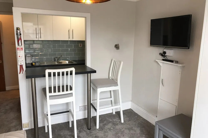 Room 2 of 17